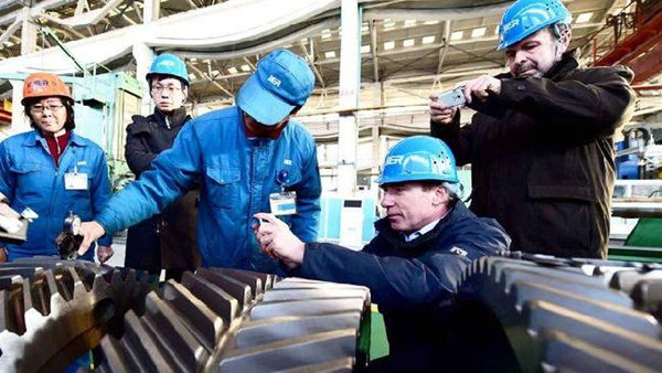 經(jīng)濟(jì)學(xué)家:“一帶一路”與“中國制造2025”如何有效對(duì)接